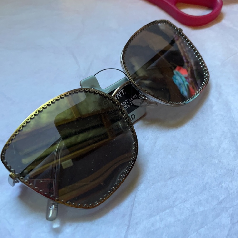 NWT Foster Grant women’s sunglasses - Picture 6 of 6